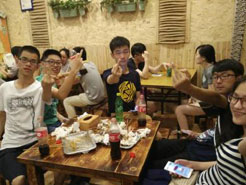 天桥烧烤加盟,学烧烤技术,开烧烤店多少钱疯狂烤翅加盟